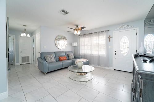 160 Jalapa Dr, Kissimmee FL 34743-7534 exterior