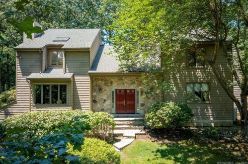 262 Trail Ext, Stamford, CT 06903-2402