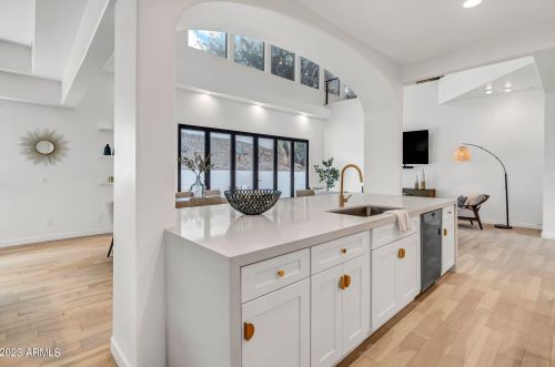 7627 22nd St, Phoenix AZ  85020-4706 exterior