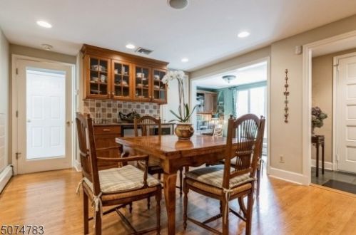 20 Gordon Pl, Verona NJ  07044-2608 exterior