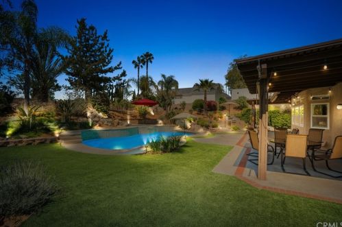 732 Buckingham Dr, Redlands CA  92374-6421 exterior