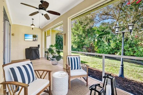 302 Stanhope Cir, Naples FL  34104-0812 exterior