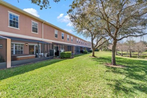 2459 Caravelle Cir, Kissimmee FL 34746-5809 exterior