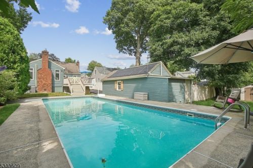 1504 Pine Grove Ave, Westfield NJ  07090-2225 exterior