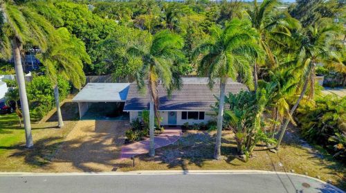 622 South Rd, Boynton Beach, FL 33435-3243