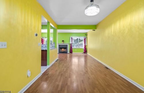 22 Autumn Ridge Rd, Greystone Park NJ  07950-1194 exterior