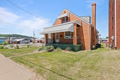 715 25th St, Ambridge, PA 15003-1406