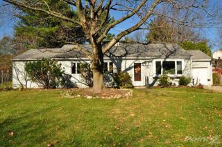 1542 Stoke Park Rd, Bethlehem, PA 18017-2235