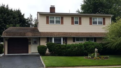 52 Summer Ln, Hicksville NY  11801-6328 exterior