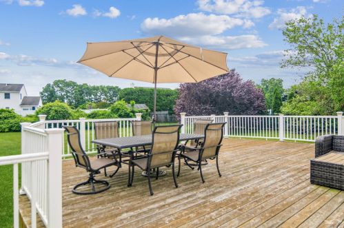 122 Stethem Dr, South Setauket NY  11720-4082 exterior