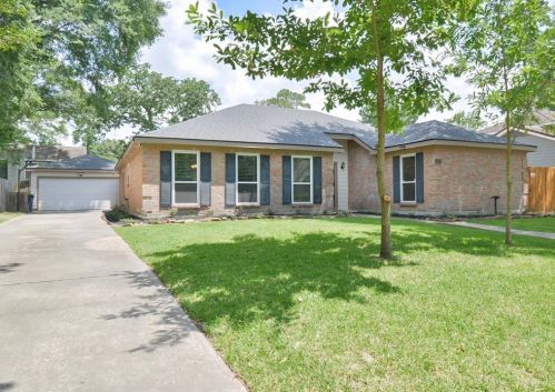 3615 Haven Pines Dr, Humble, TX 77345-1180
