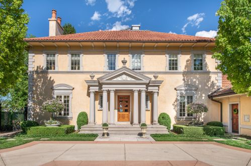 4442 Lake Dr, Milwaukee, WI 53211-1775