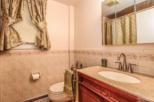 229 Delmore Ave, South Plainfield NJ  07080-3207 exterior