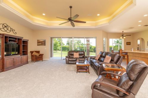 8461 Delta Ct, Brooksville, FL 34613-4052