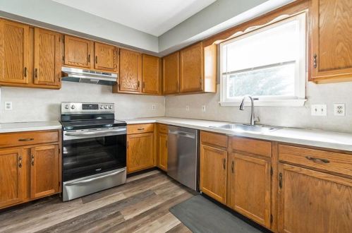 5 Fort Lee Ct, Easton PA  18040-1042 exterior