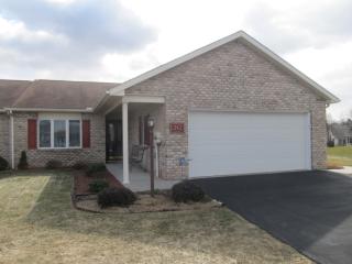 252 Woodvale Dr, Chambersburg, PA 17201-4539
