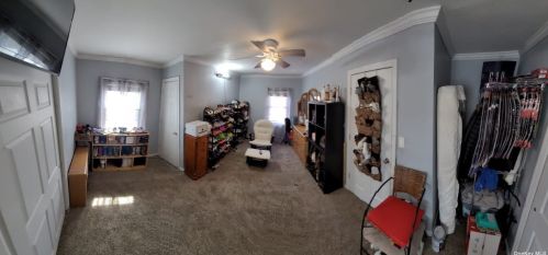 12 Jamaica Ave, Wheatley Heights NY  11798-2723 exterior