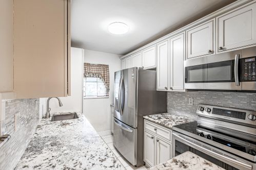 460 High Point Dr, Delray Beach, FL 33445-3340