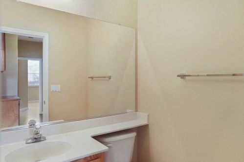 877 Shortland Way, Manteca CA  95337-8568 exterior