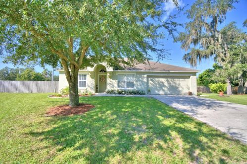 4401 Burlington Dr, Winter Haven, FL 33880-1107