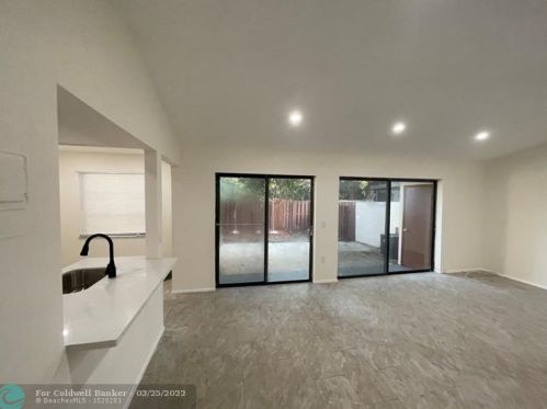 9667 15 Ct, Hollywood FL 33024-4429 exterior