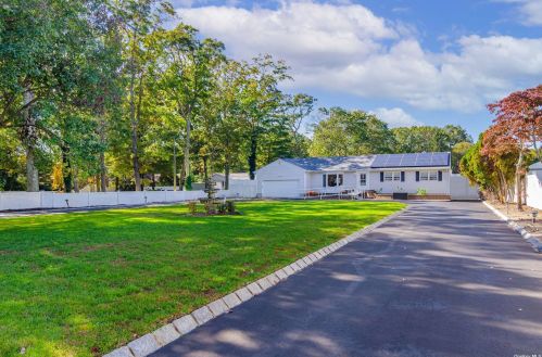 94 Woodlot Rd, Panamoka, NY 11961-1905