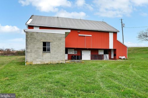 435 Boxwood Rd, Red Lion PA  17356-8347 exterior