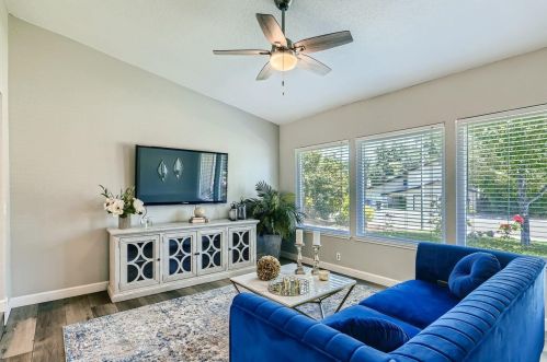 6732 Greenleaf Dr, Citrus Heights CA  95621-6353 exterior