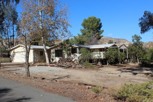 30213 The Old Rd, Santa Clarita, CA 91384-3710