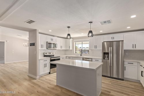 830 Evangeline Ave, Mesa, AZ 85208-3034