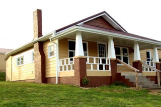 423 Helton Rd, Maryville, TN 37804-3803