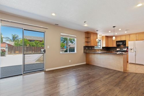 1026 Acaciawood Ct, Los Banos CA  93635-2937 exterior