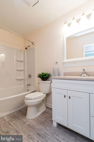 1201 Dewberry Dr, Fredericksburg VA  22407-4881 exterior