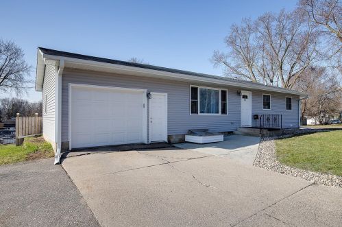 625 10th St, Faribault, MN 55021-6819