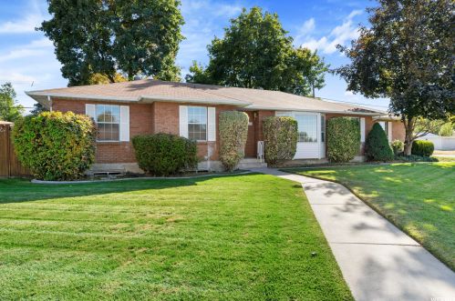 6755 Springbrook Way, Salt Lake City, UT 84121-2809