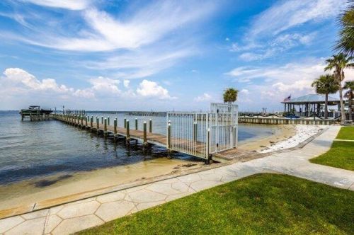 1330 Miracle Strip Pkwy, Fort Walton Beach FL  32548-6244 exterior