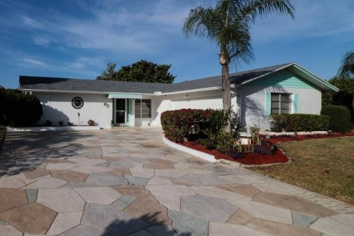 248 Bay Meadows Dr, Naples, FL 34113-8301