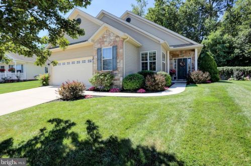 23 Colonial Ct, Lees Cross Roads, PA 17257-9588