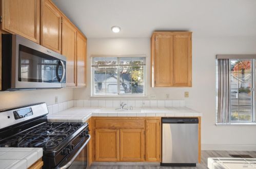 1104 Pippin Cir, Santa Rosa CA  95407-6772 exterior
