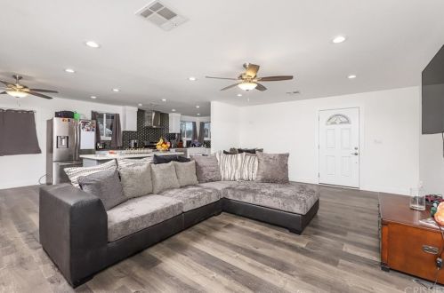 44502 Date Ave, Lancaster CA 93534-3515 exterior