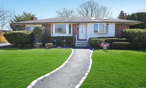 56 Headline Rd, Deer Park, NY 11729-6208
