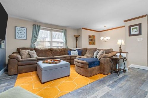 237 Josephs Ln, Pittsburgh, PA 15237-1222