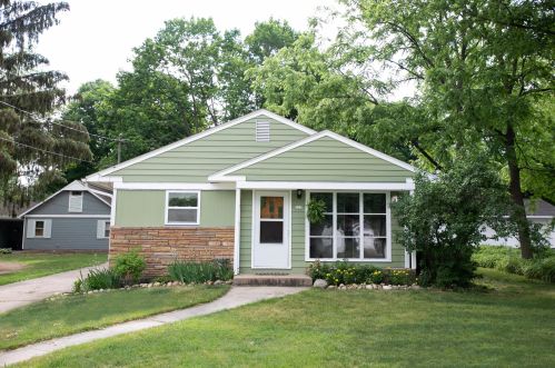 223 Wood St, Walworth, WI 53184-9615
