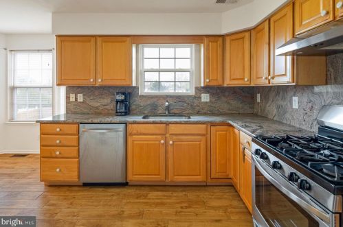 15 Lake Narraticon Dr, Swedesboro NJ  08085-3417 exterior