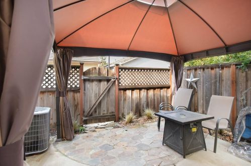 330 Applegate Dr, Valley Home CA  95361-8285 exterior