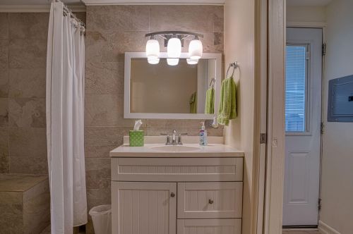 70 Santa Monica St, Palm Springs CA  92264-5257 exterior