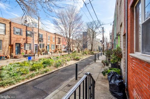 738 Medina St, Philadelphia PA  19147-5727 exterior