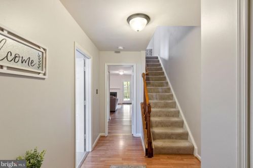 307 Dundee Pl, Fredericksburg VA  22405-2087 exterior