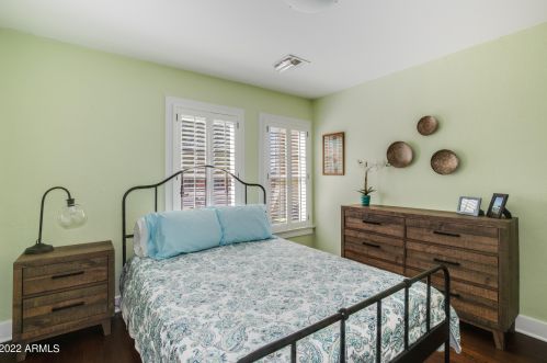 2506 10 St, Phoenix AZ 85024-4130 exterior