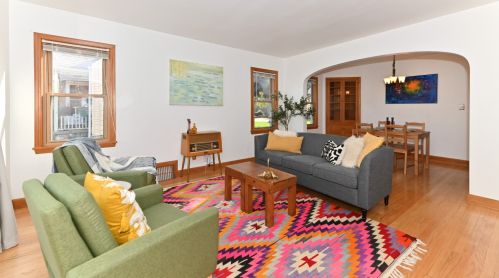 8515 Hayes Ave, Milwaukee, WI 53227-2530